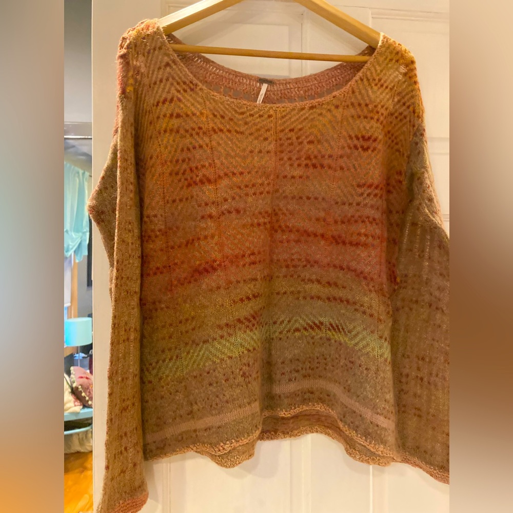 Free People knit sweater. size s